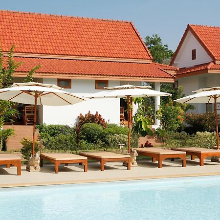 Armonia Village Resort And Spa Chumphon Exterior foto