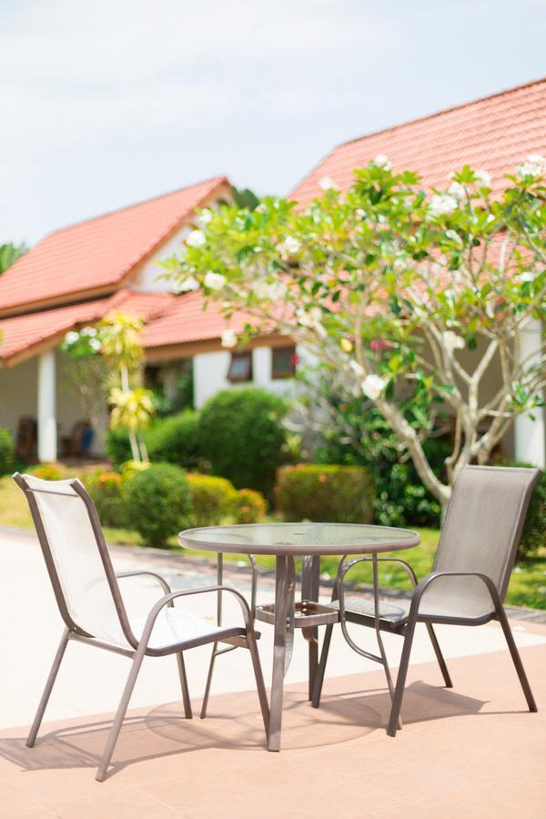 Armonia Village Resort And Spa Chumphon Exterior foto