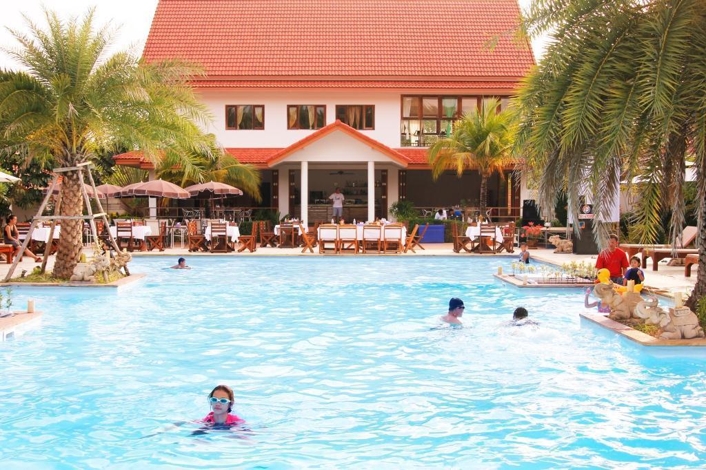 Armonia Village Resort And Spa Chumphon Exterior foto